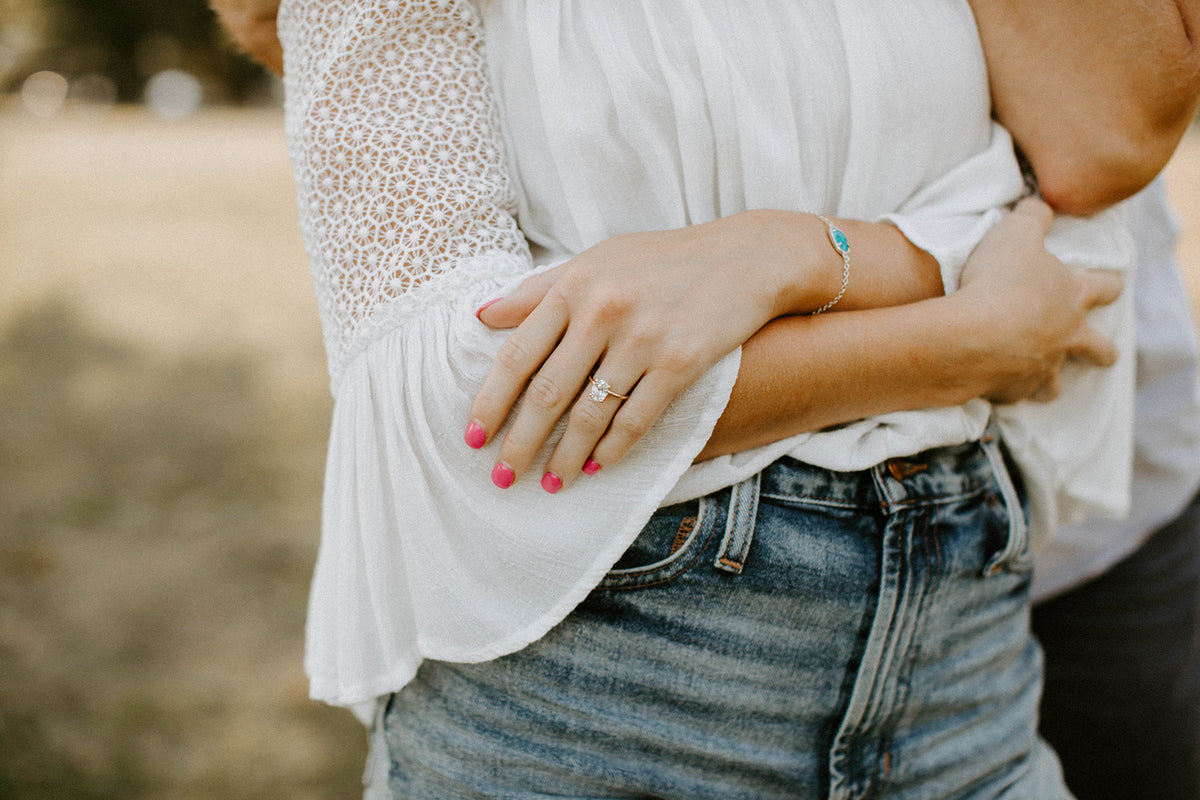 Solitaire engagement ring yellow gold